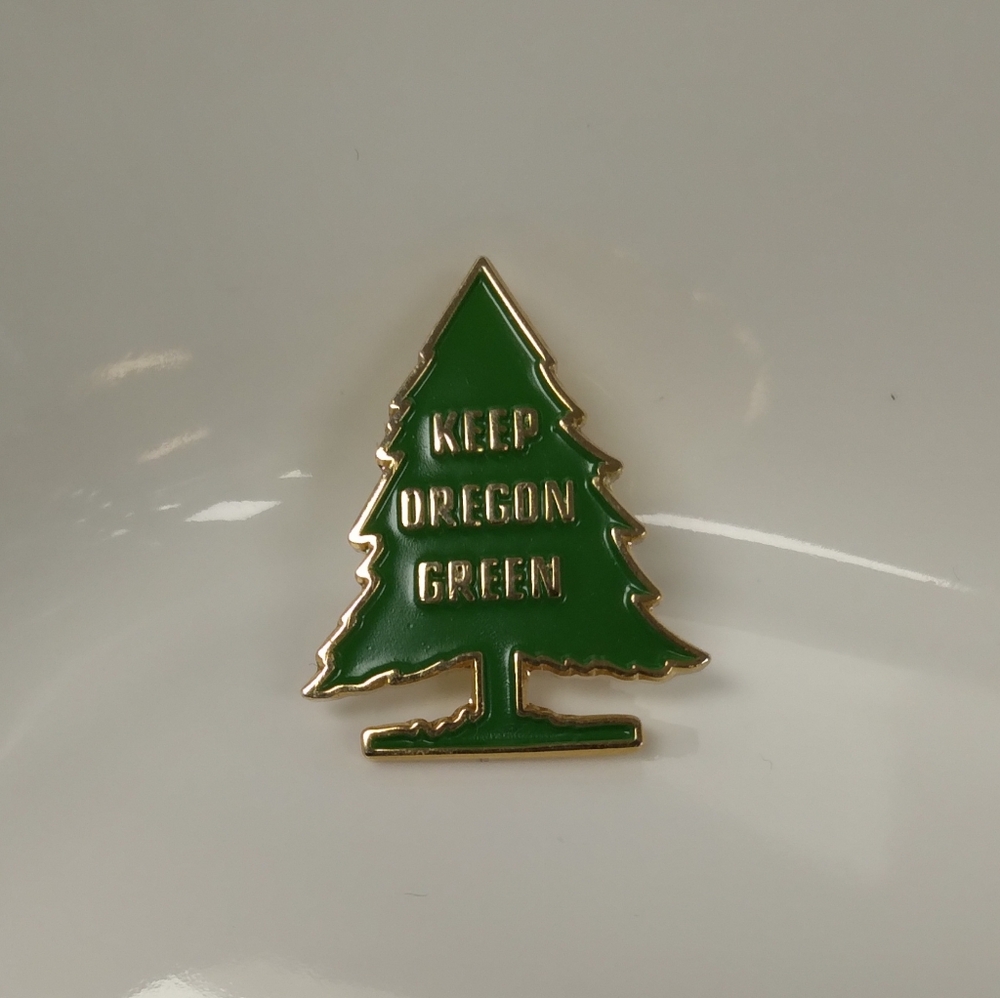 Oregon Pine Tree Pin